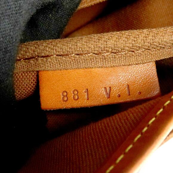 💎✨HOT BUY✨💎AUTHENTIC Louis Vuitton Saumur 35 Crossbody bag - Picture 16 of 16